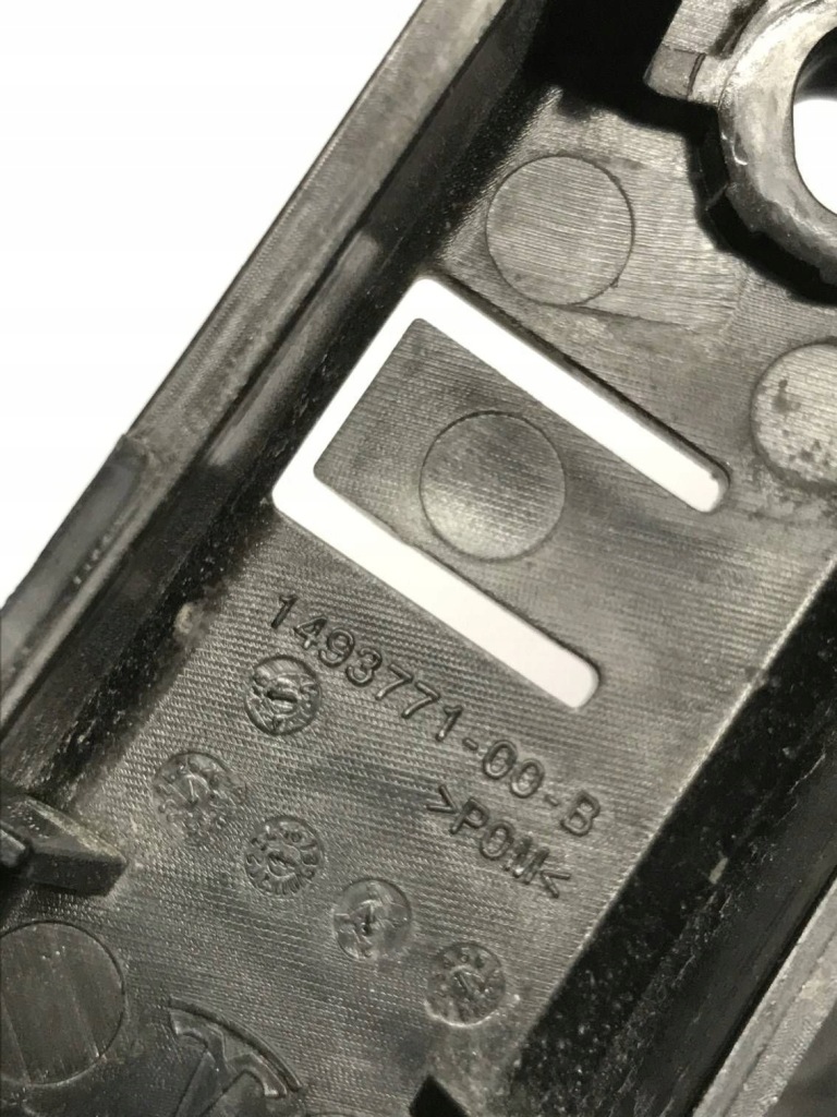 Tesla model y 2021 правая / кронштейн бампера передний 149377100b с Разборки