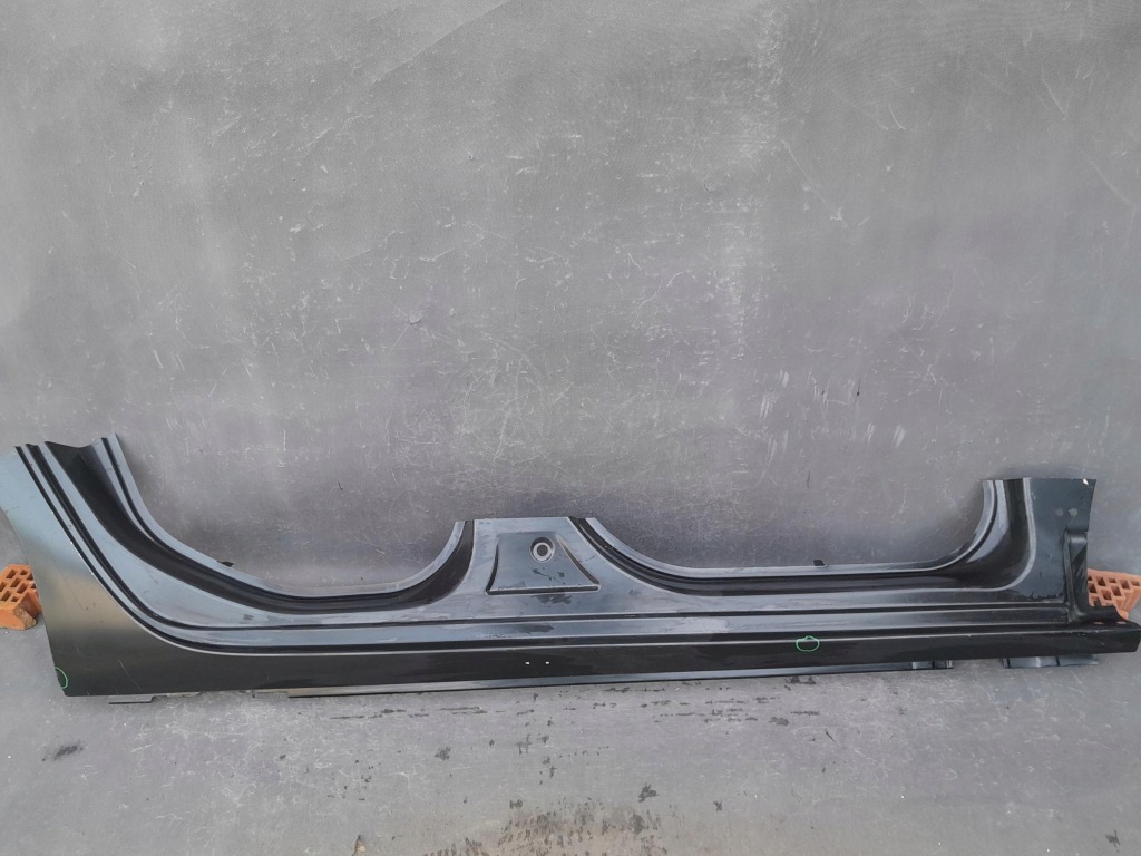 Купити Opel astra iv j hb 5d 09- поріг правий оригінал