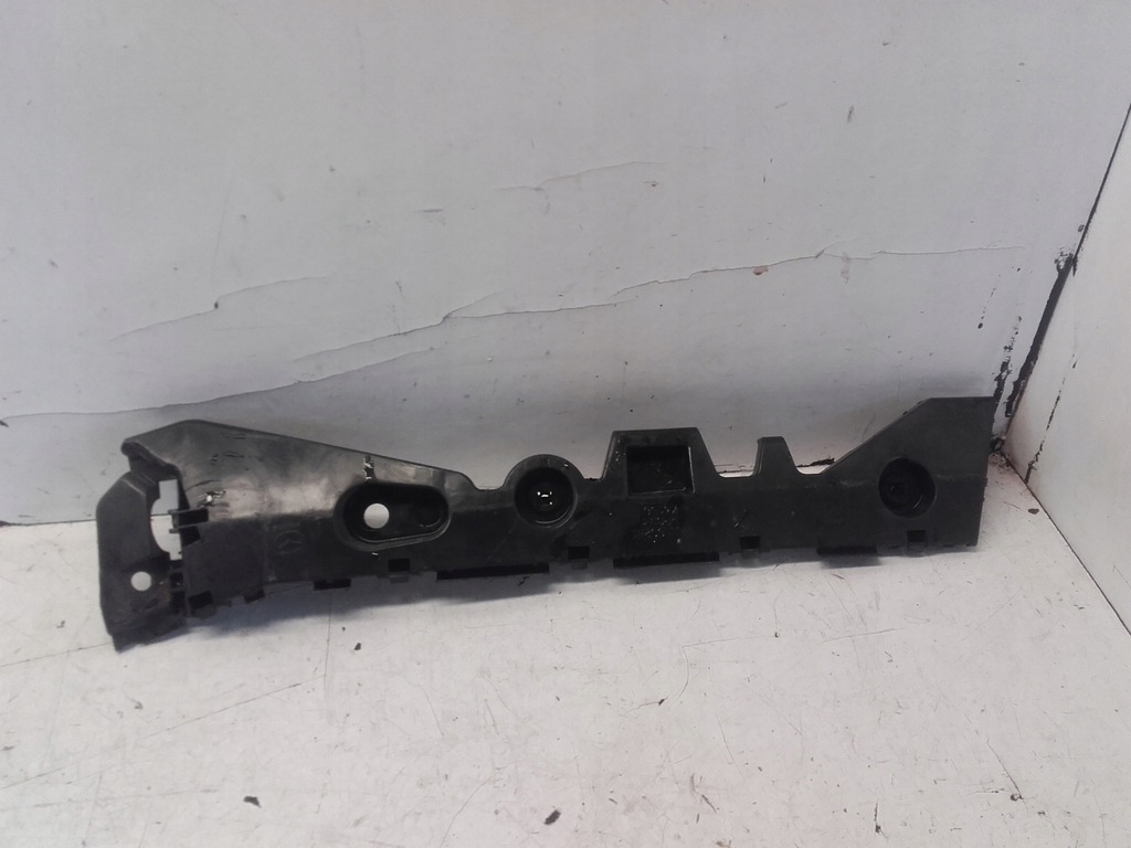 фото №1, Mazda 3 bm bn sedan 13- направляющая бампера правый задняя