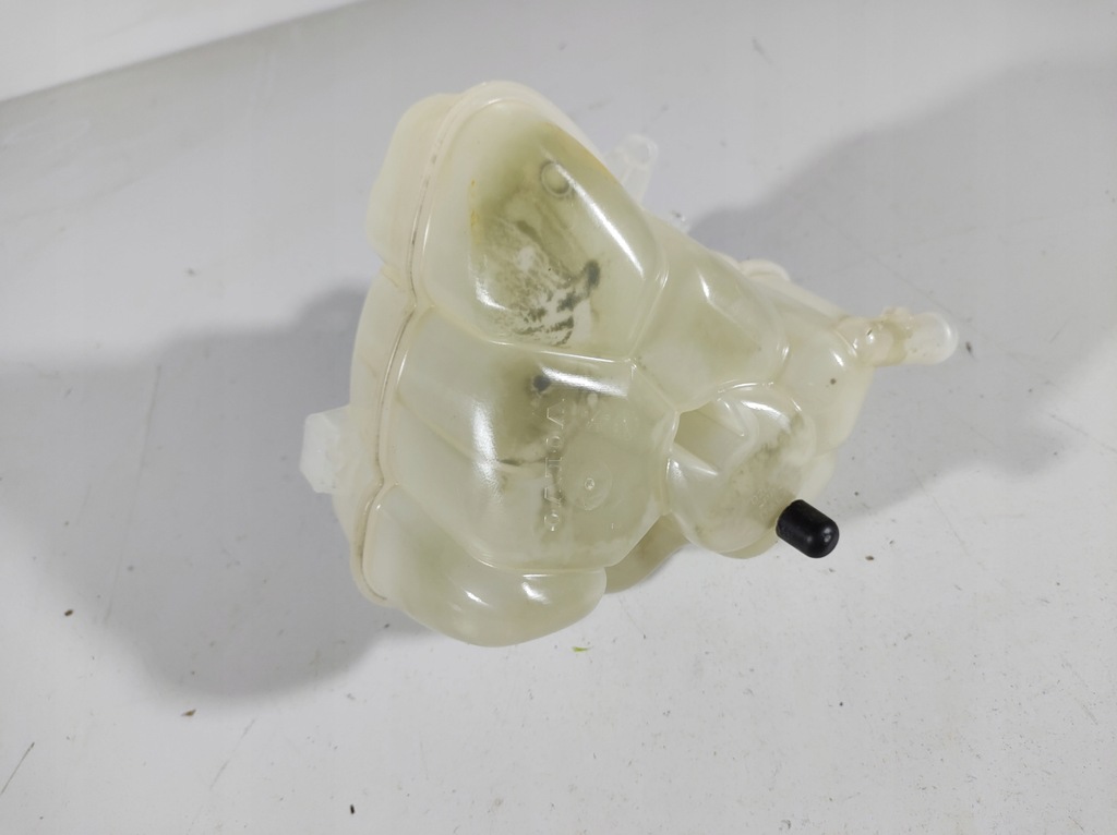 фото №8, Volvo v60 18r- бачок расширительный