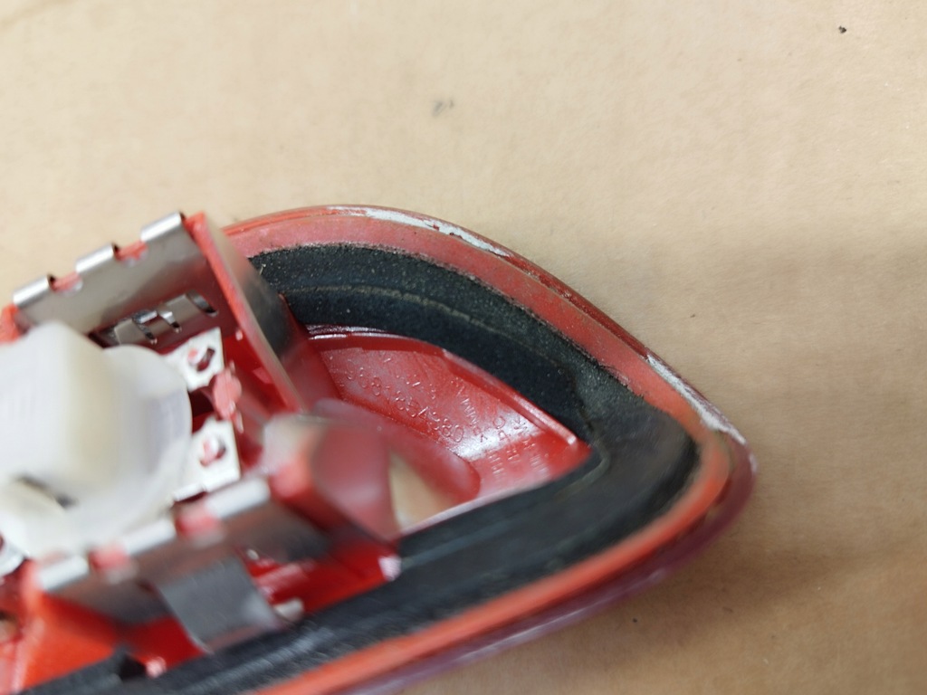 фото №7, Лампа третій світло стоп кришки багажника citroen c3 picasso 2008-2012