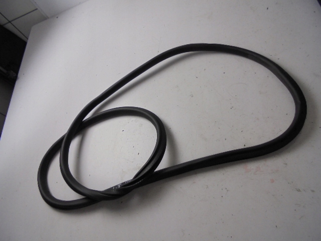 фото №1, Прокладка дверь левый задняя mercedes a-klasa w177 amg 2020 rok