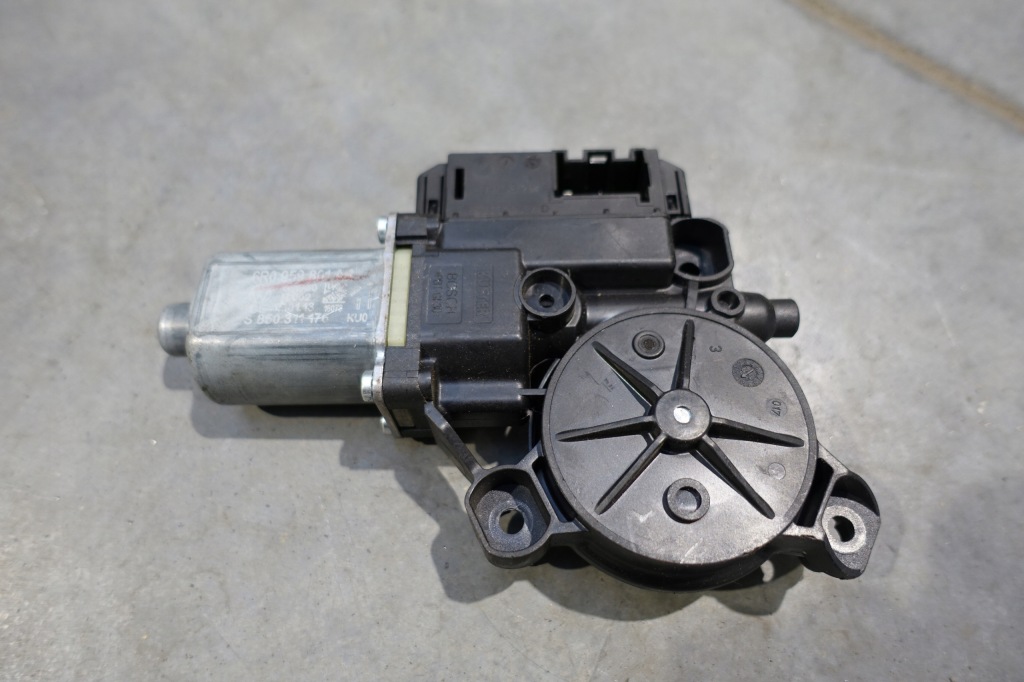 фото №1, Vw beetle 5c моторчик скло лівий перед