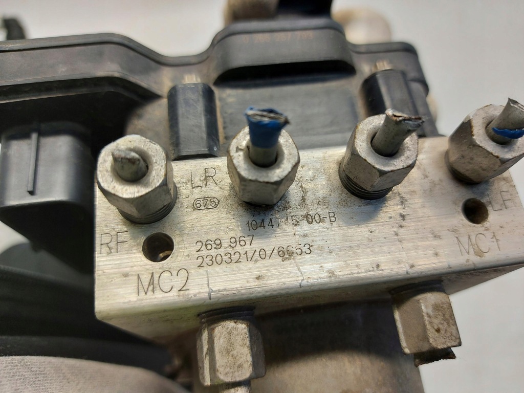 фото №5, Tesla model y 2023r насос блок управления abs 1044745-00-b