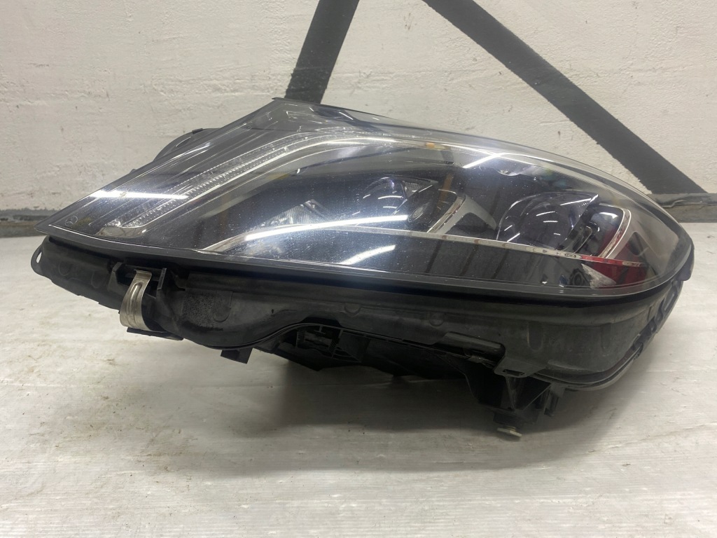Фара перед правая mercedes s-klasa w222 full led Цена