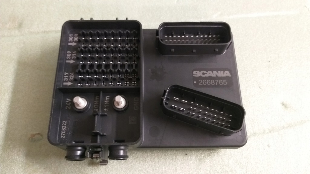 Купити Scania коробка запобіжників нова orygina 2668765