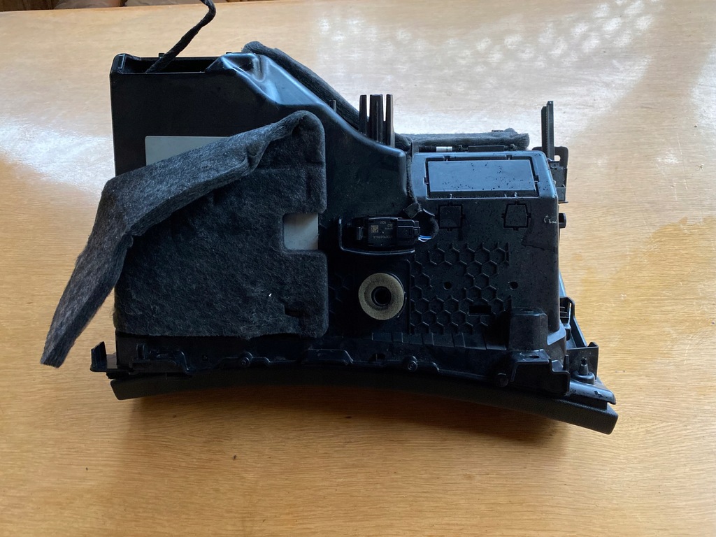 фото №8, Хороший бардачок пассажира mercedes w213 2018r e-klasa a2136800091 бардачок