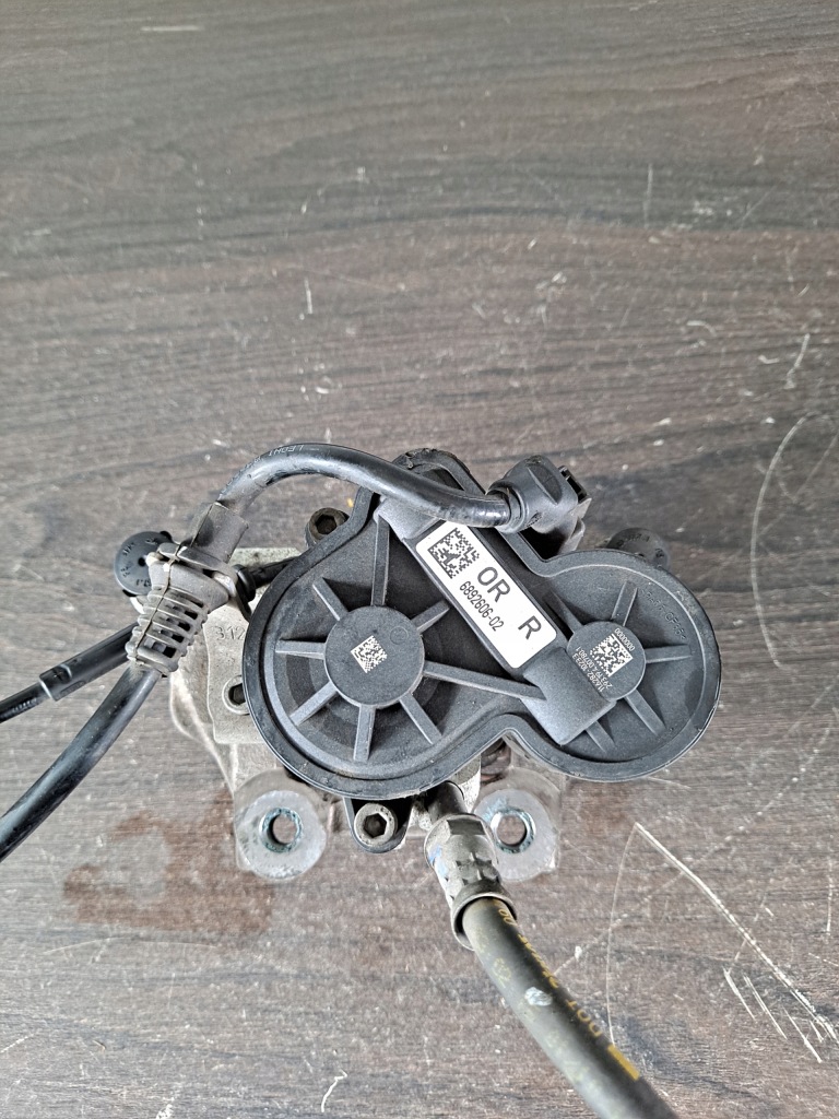 фото №6, Bmw 1 f40 суппорт тормозной правый задняя задний 6892606