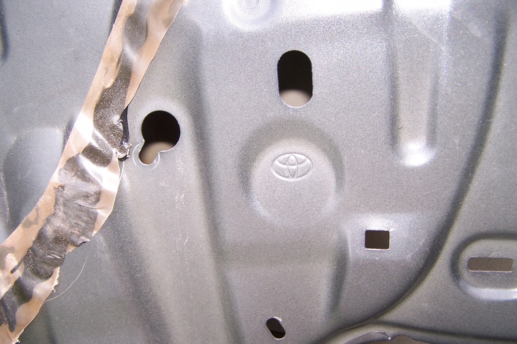 фото №8, Toyota avensis правое дверь передние.