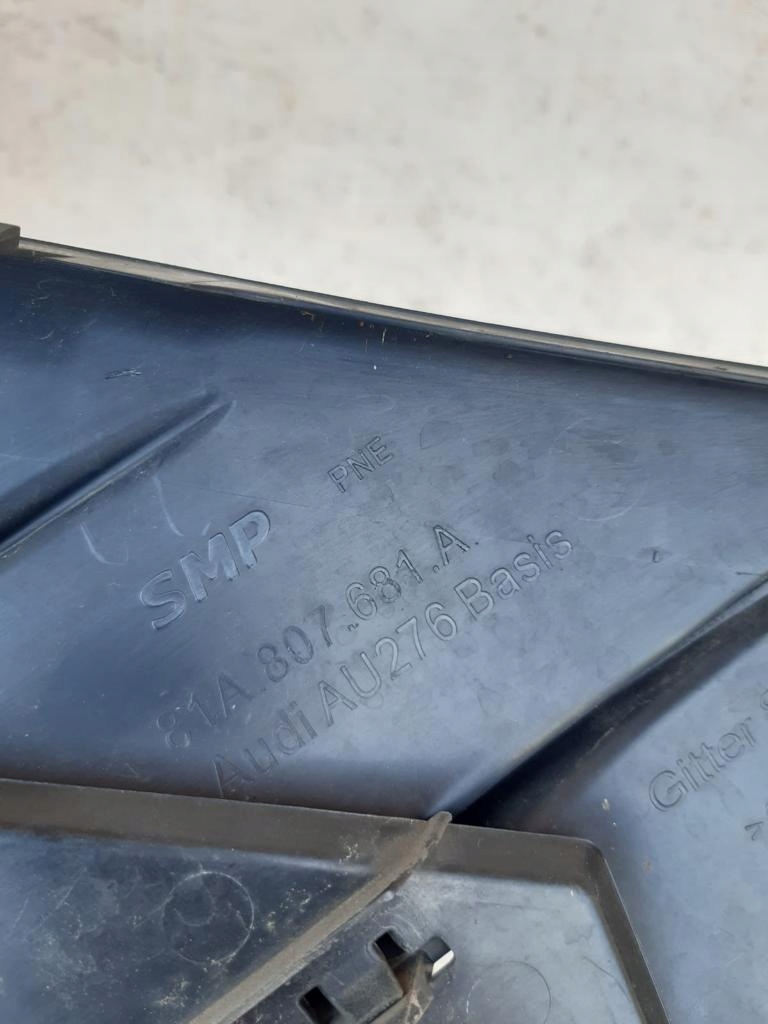 Audi q2 решётка бампера левая оригинал Оригинал