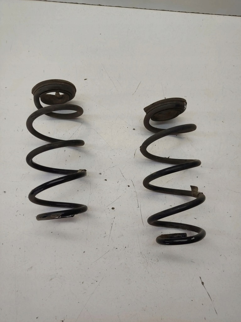 фото №1, Mini one - cooper f56 f55 2014 права сторона пружина задня