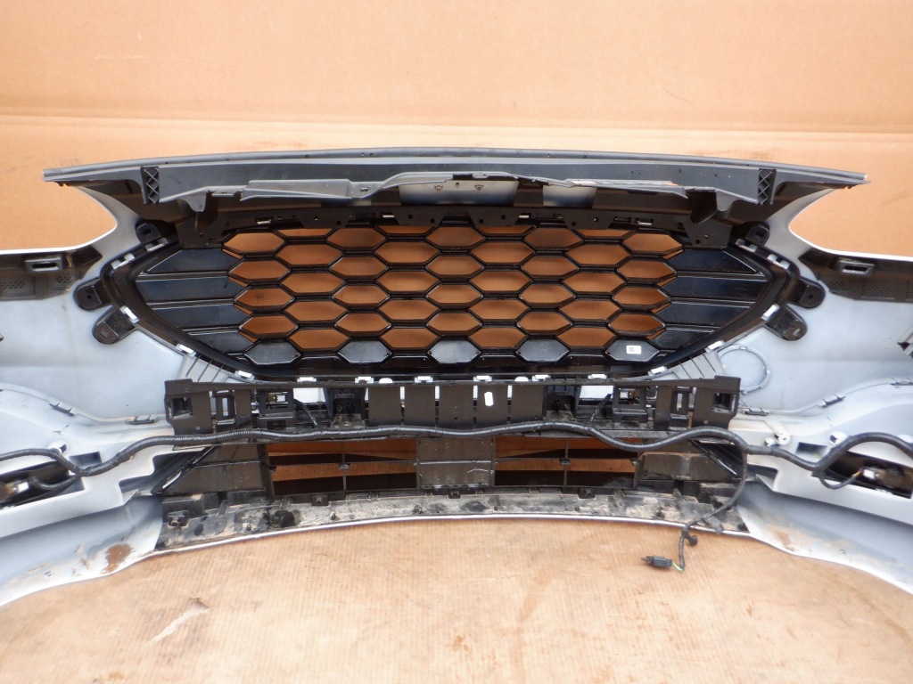 Бампер ford kuga mk3 st-line 4 x pdc frozen white Ціна