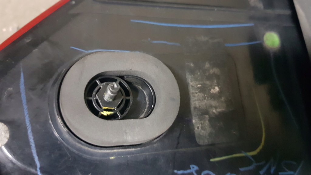 фото №3, Mercedes 251 r klasa лампа левая задняя 2518201564 оригинал