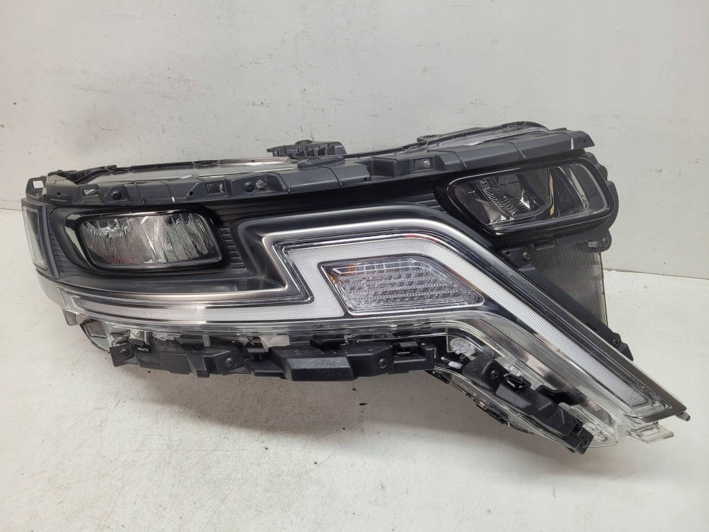 Купити Kia carnival iv передня фара правий 92102r0