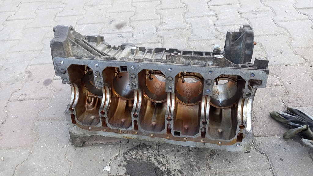 фото №6, Блок двигуна d5244s volvo s60 v70 s80