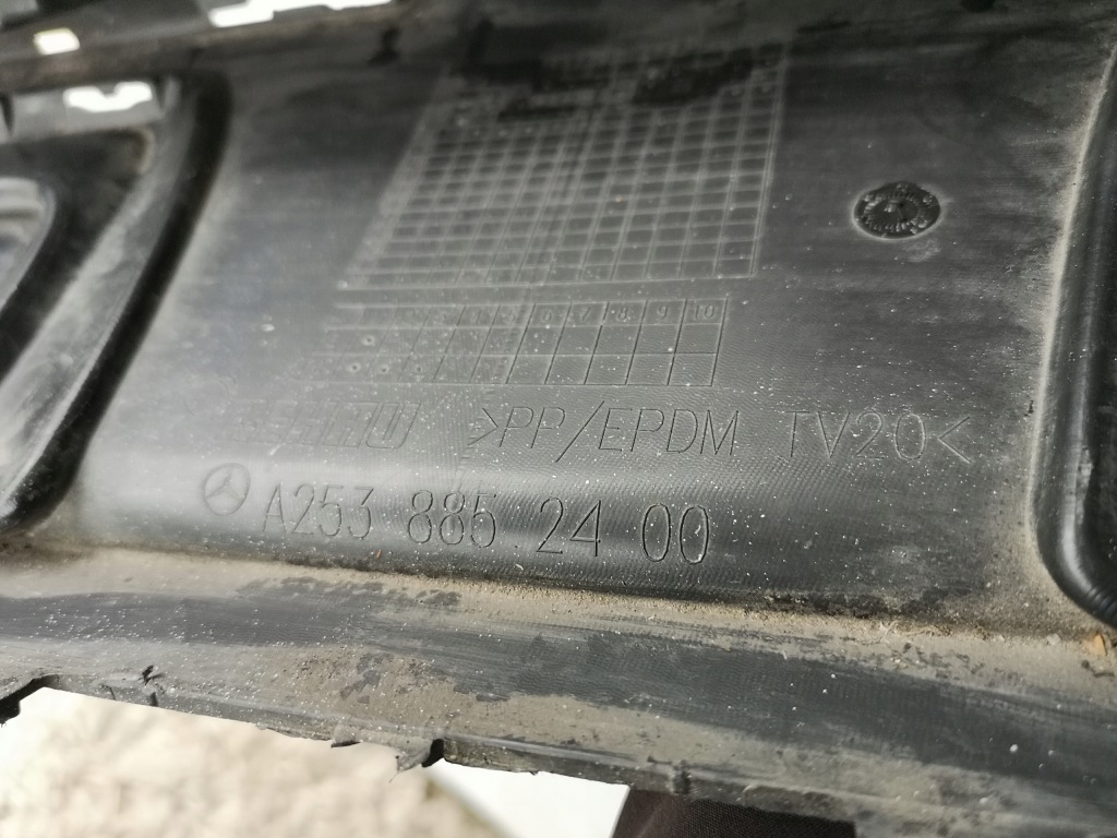 Mercedes glc amg w253- решётка средняя бампера Оригинал