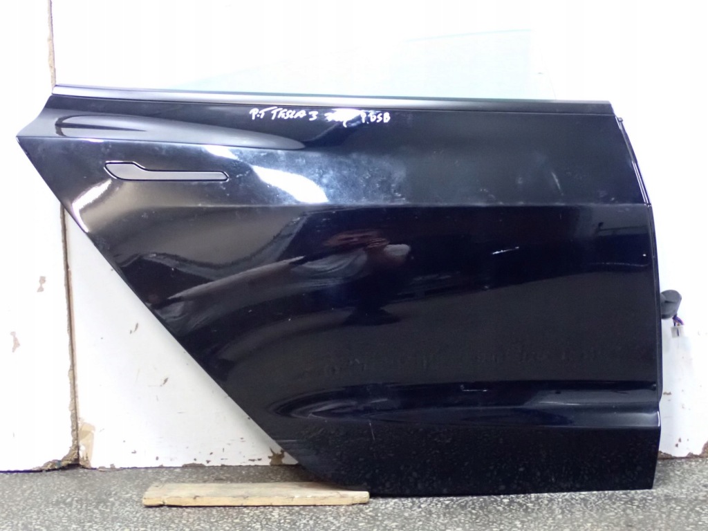 Купить Дверь правый  задняя коплектная  европа оригинал pbsb tesla model 3 23r