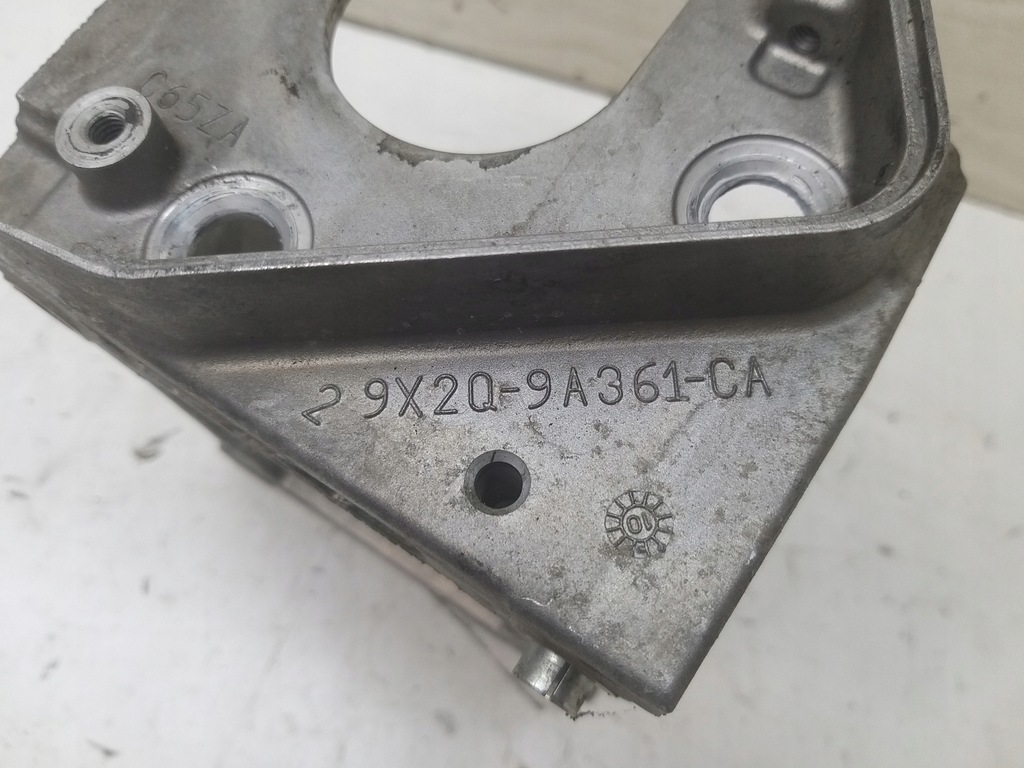 фото №9, Кронштейн кронштейн насоса hdi 3.0 d td 306dt jaguar xf i x250 xj 9x2q-9a361-ca