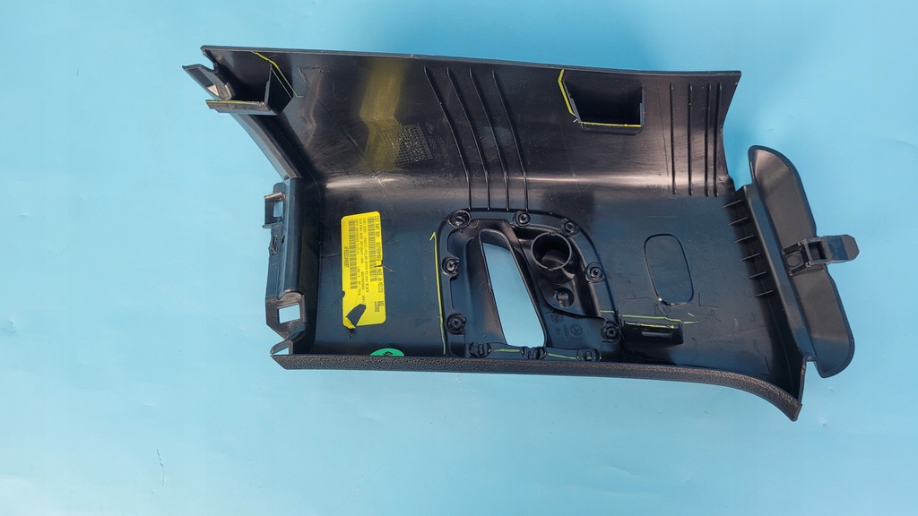 фото №11, Mercedes x247 glb 200 23r захист обшивка стійка c праве a2476903400