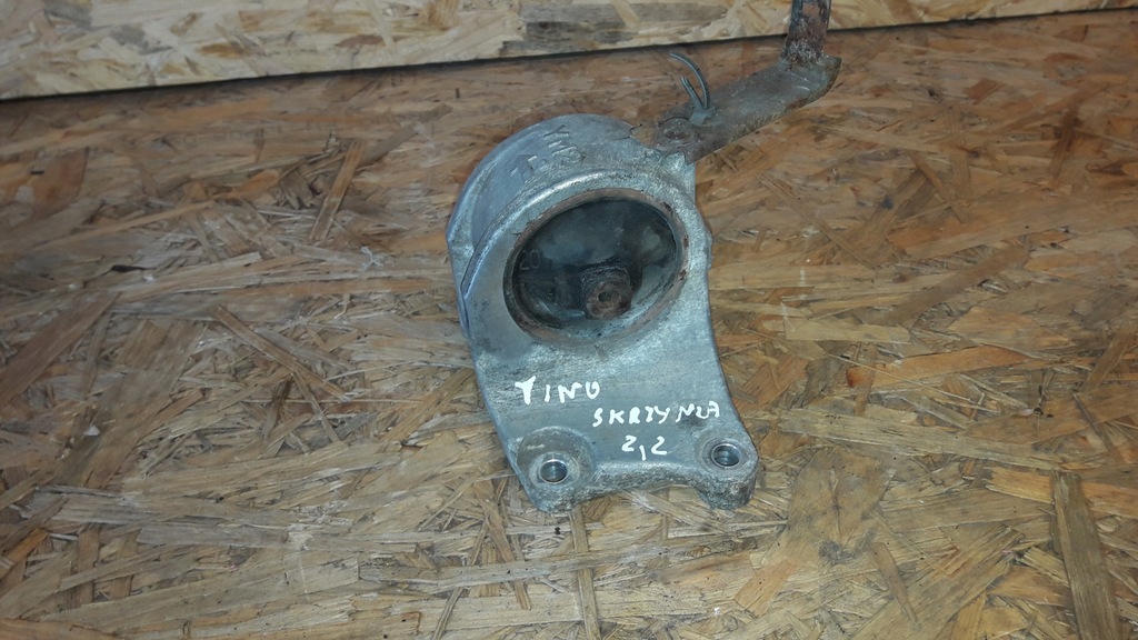 фото №1, Nissan almera tino 2,2 di o5 r подушка коробки