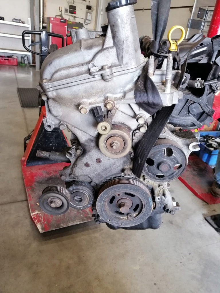 Купити Двигун mazda 3 1.6 16v 2004 z6db 160tys km