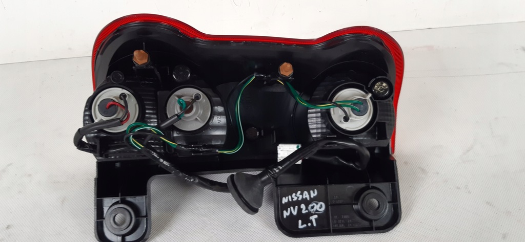 фото №8, Nissan nv200 лампа левая задняя 26550bj00a