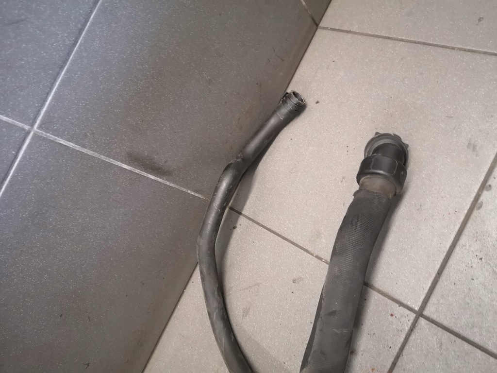 фото №5, Шланг wody audi a4 b7 2.0 tdi 8e0121049t