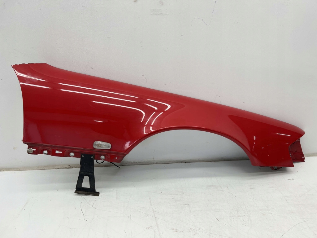 Купить Mercedes r129 w129 рестайлинг  крыло перед правый передний 586