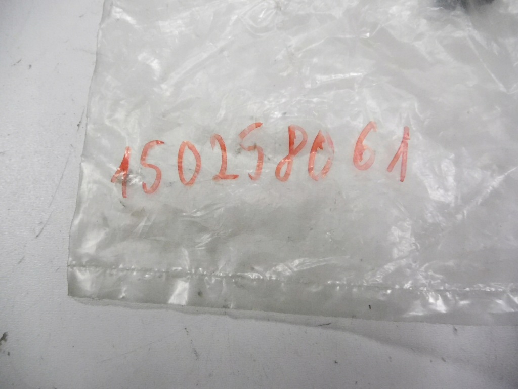 Купити Заглушка rozety ручка alfa romeo 145 оригінальний номер 150258061