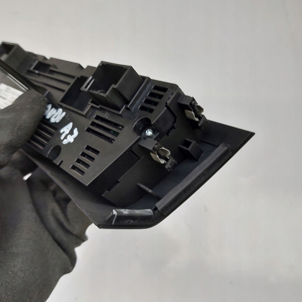 фото №9, Audi a7 панель обдув кондиционера 4g0820043h uk gb