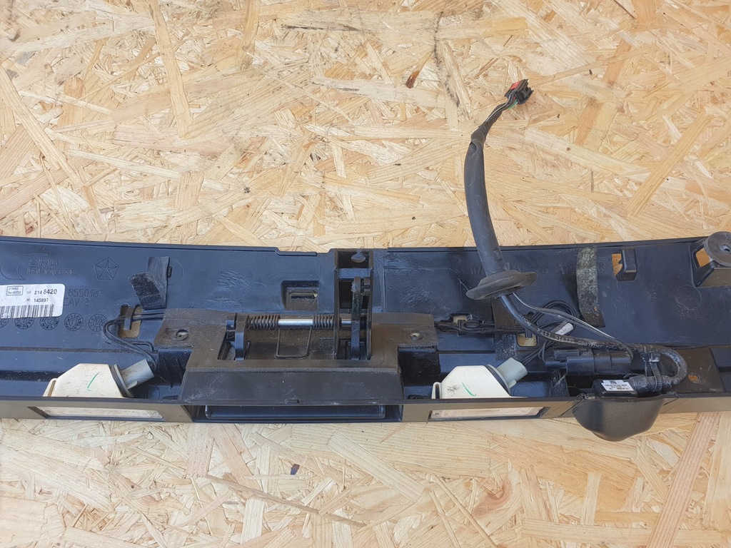 фото №9, Dodge grand caravan накладка кришки багажника камера