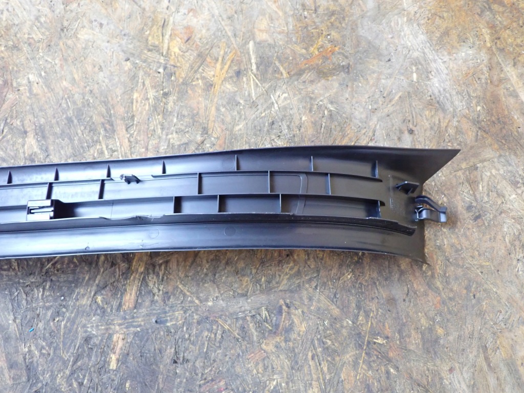 Накладка  накладка порога  правый  задний mercedes gls 2 x166 3.0 17r a1666800404 в Украине