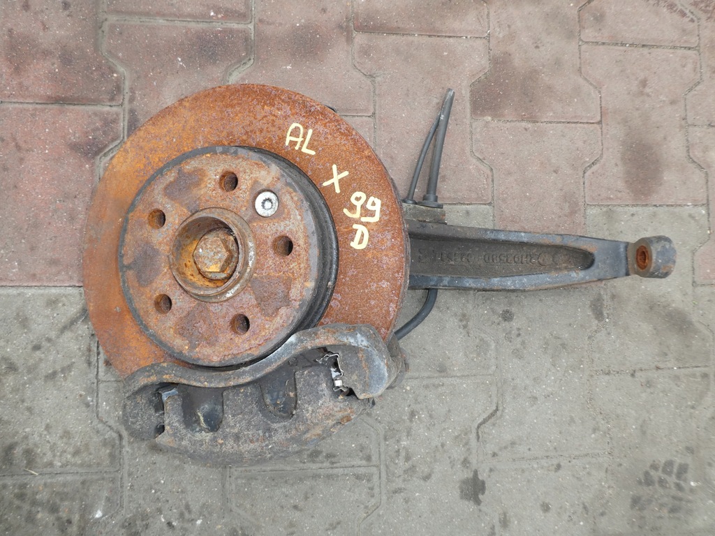 фото №1, Поворотный кулак перед правая vw amarok 2h0256d