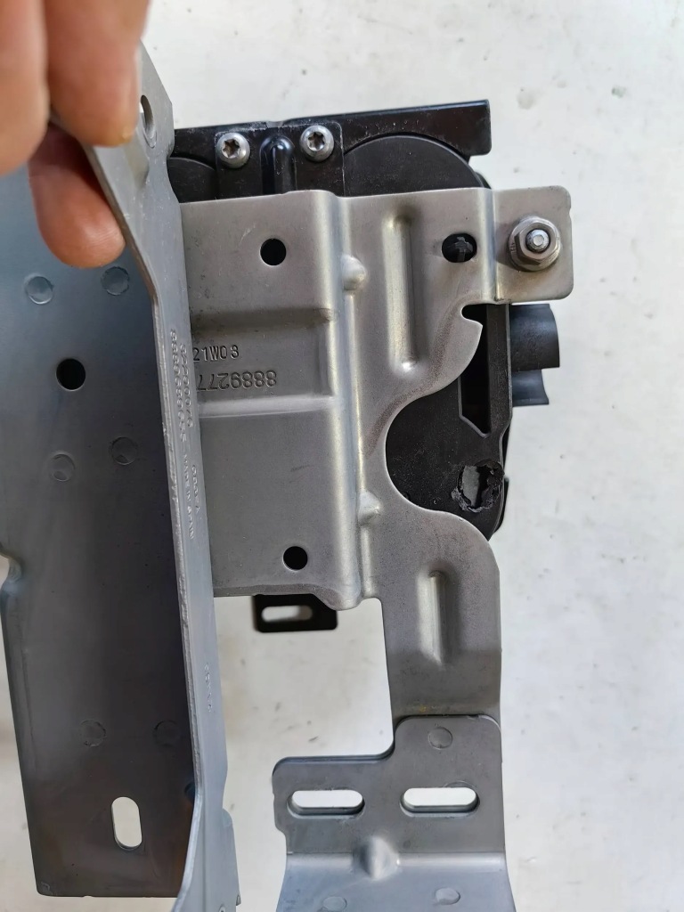 фото №3, Volvo xc40 recharge- конденсатор кнопка старт/стоп