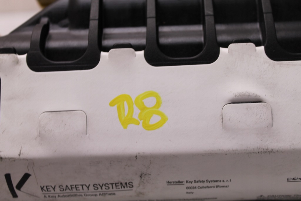 фото №8, Audi r8 420 06- подушка безпеки подушка пасажира