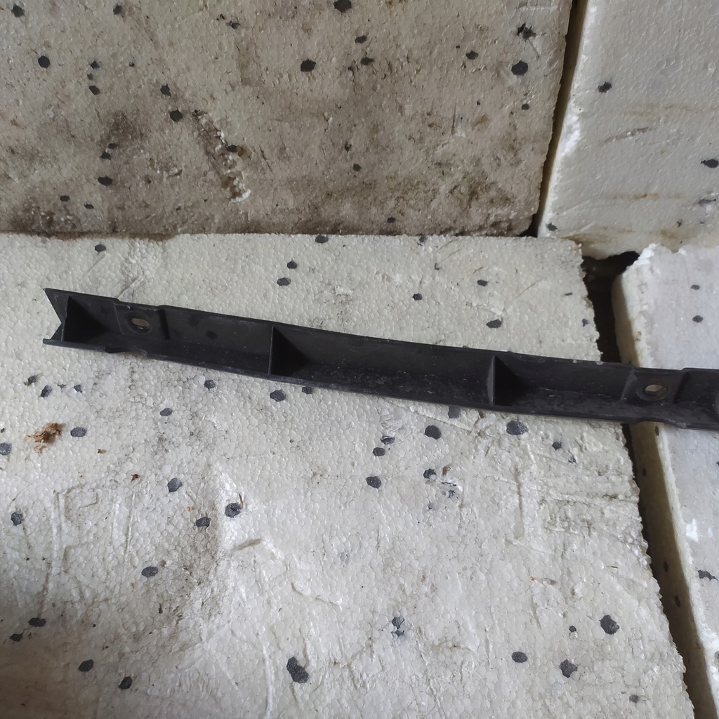 фото №8, Напрямна бампера задня audi a4 b7 avant 8e9807989