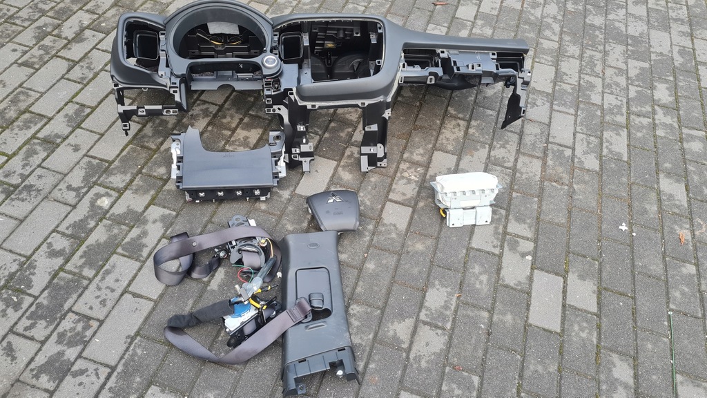 фото №1, Консоль подушка безопасности outlander iii lift org. состояние bdb