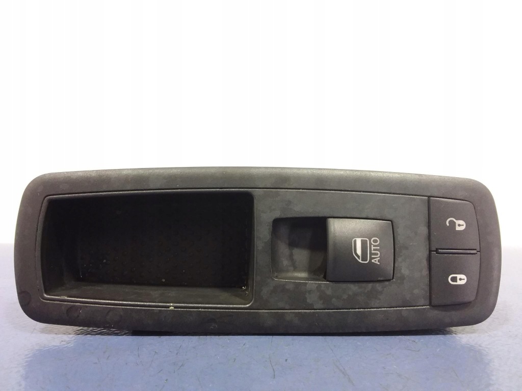 фото №1, Grand cherokee wk2 переключатель правый передний