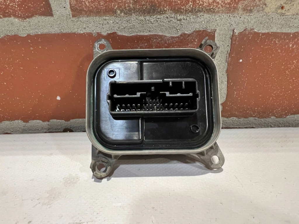 Купити Модуль перетворювач лампи передньої перед tesla model y p153292502c