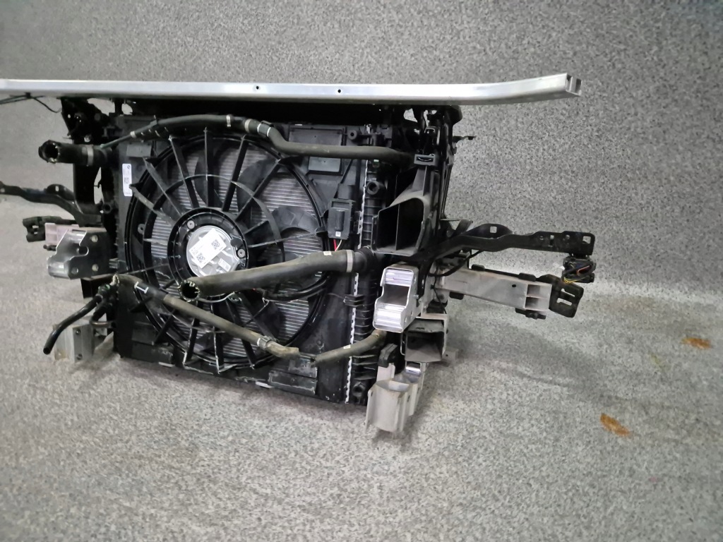 Ремінь підсилювач радіатор вентилятор комплект бензин bmw x3 g01 x4 g02 bmw Недорого