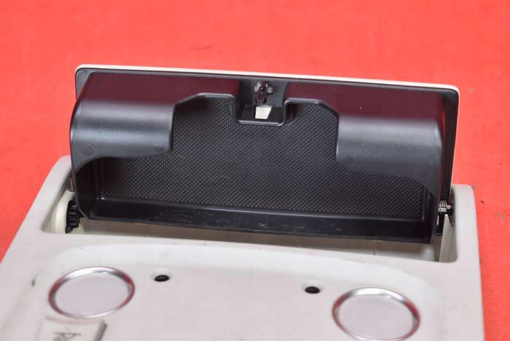 фото №6, Лампа освітлення салону перед 8t0947135b audi a5 8t 07-11