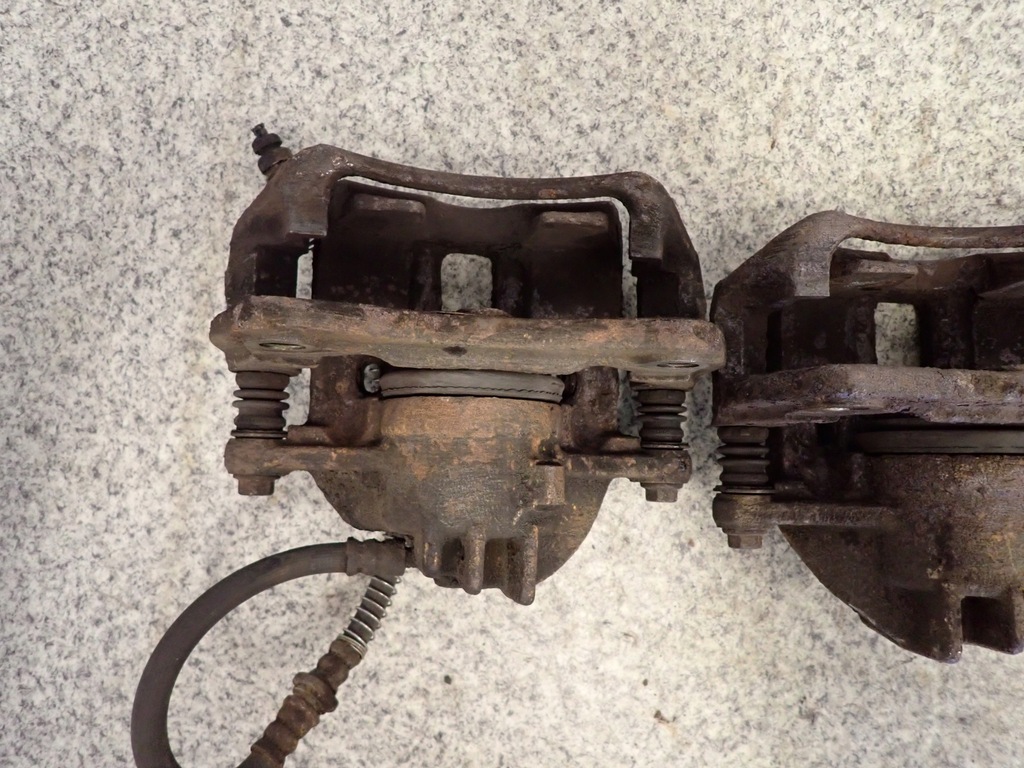 фото №6, Space star 1.3 98-05 суппорт передний левый lub правый