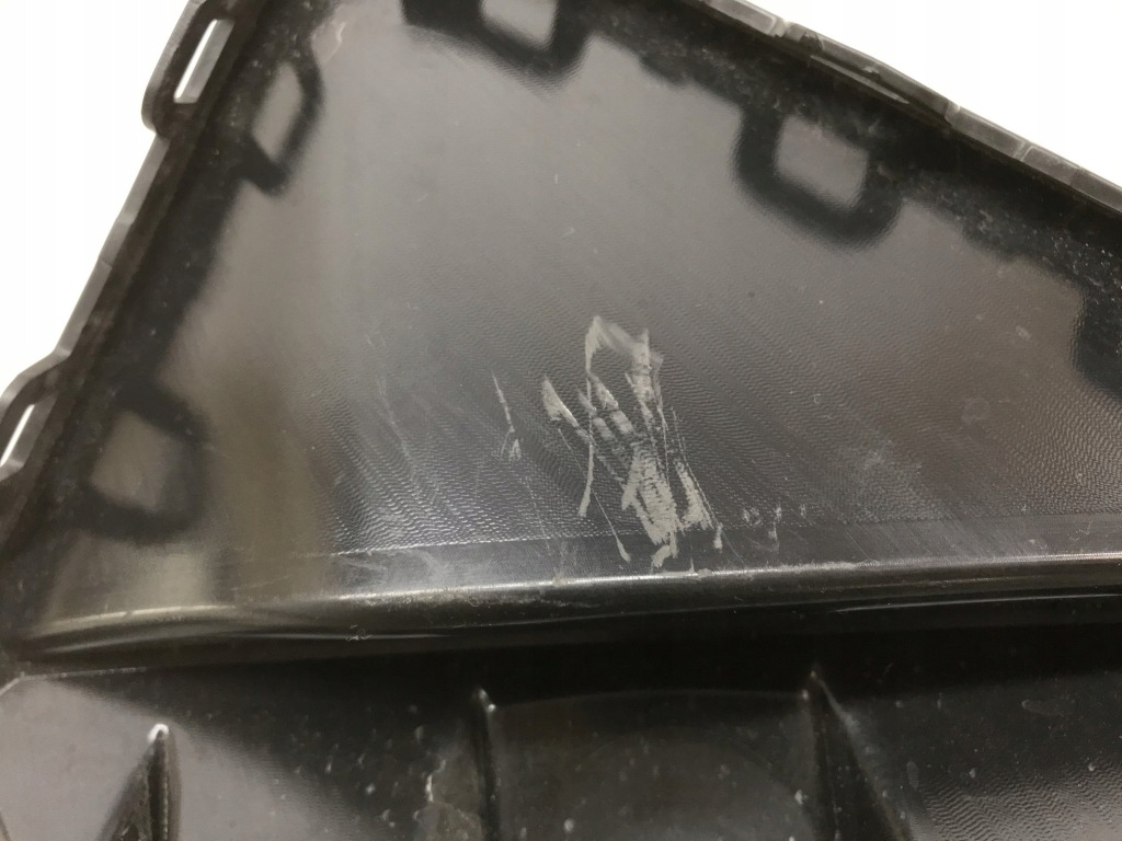 фото №10, Audi q4 e-tron решітка бампера права 89a807682