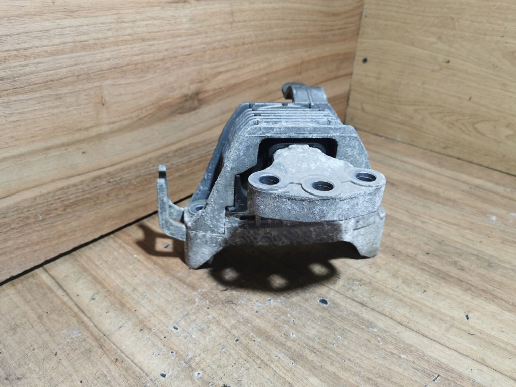 фото №1, Кронштейн двигателя zafira c 1.4t 13347453