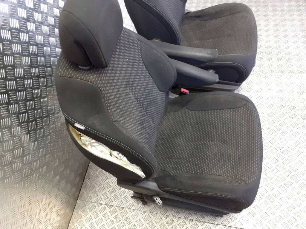 фото №6, Сиденья заднее сиденье + обшивки i задний ряд citroen c4 picasso 1.6 hdi