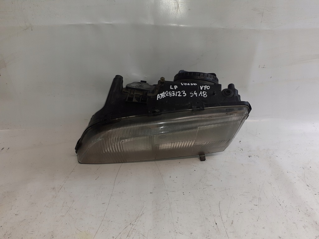 фото №1, Лампа левая передняя volvo v70