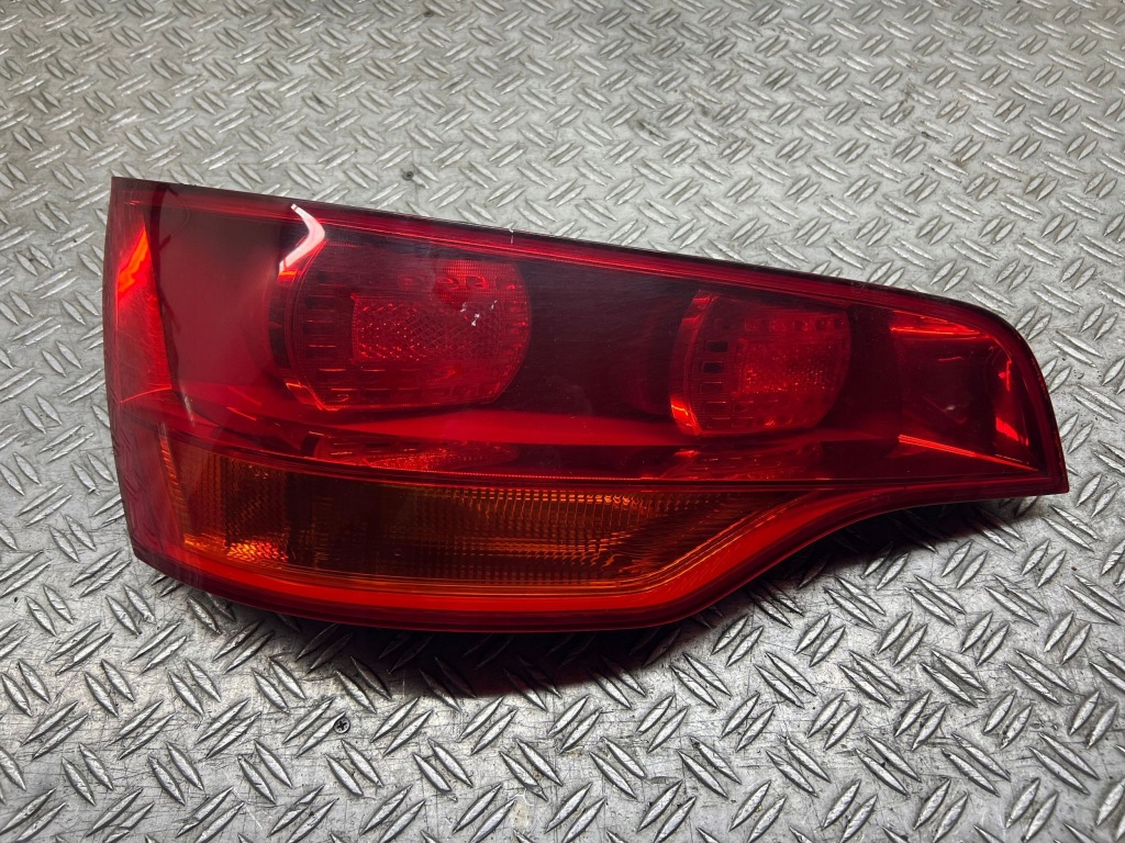 фото №1, Audi q7 4l 2006 задняя сторона левая лампа задняя