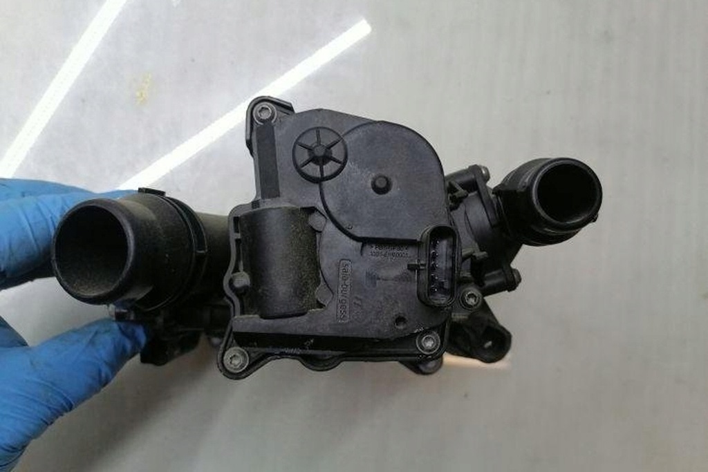 фото №11, Корпус термостата bmw 3 g20, g28 8642560 3.0l бензиновый 285kw 2020