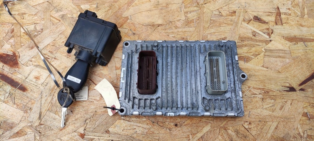 фото №1, Бортовой компьютер двигателя ключ dodge ram 3.6 2014