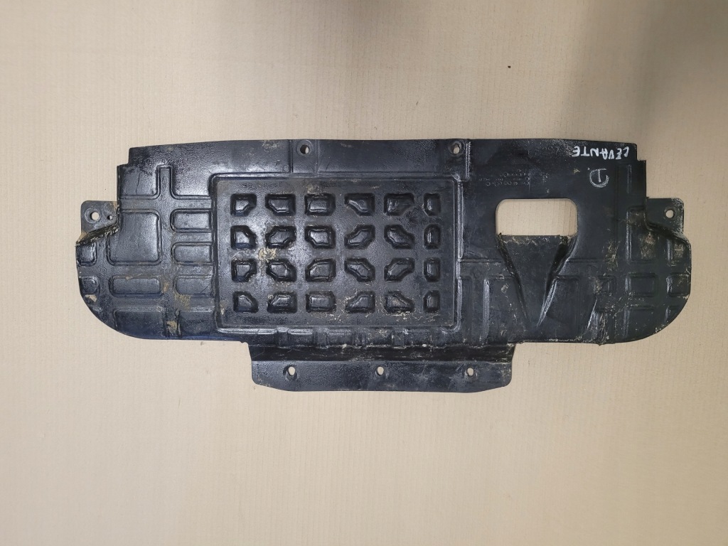 Купити Захист підвіска levante 3.0d 670102908